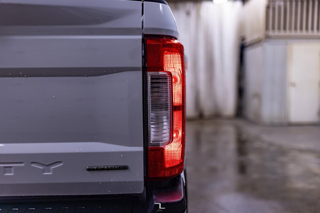 2019 Ford F-250 4x4 Crew Cab XLT BCam Red Deer AB