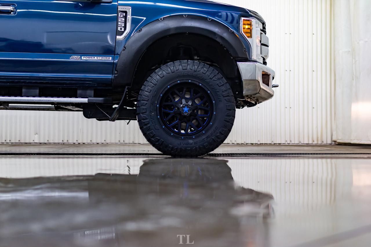 2019 Ford F-250 4x4 Crew Cab XLT Diesel Lift Nav BCam Red Deer AB