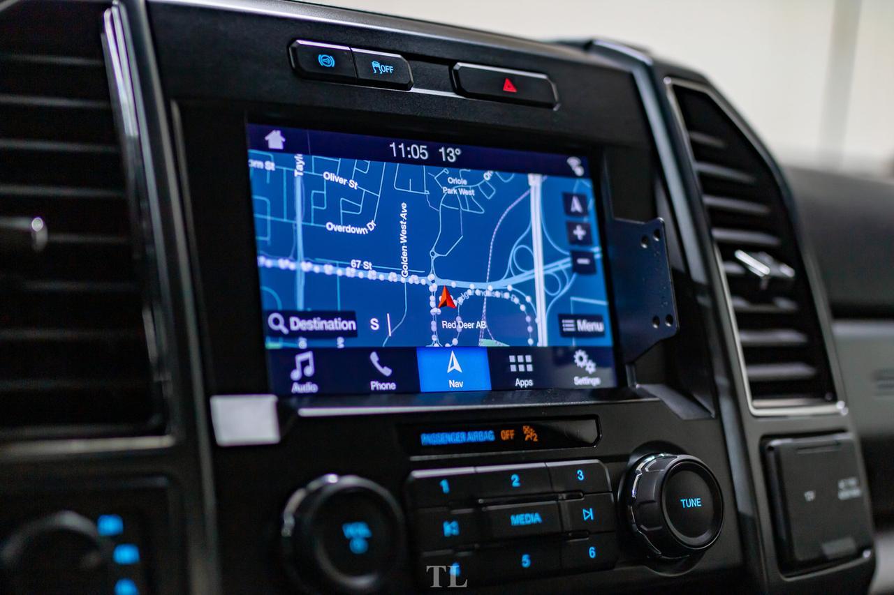 2019 Ford F-250 4x4 Crew Cab XLT Diesel Lift Nav BCam Red Deer AB