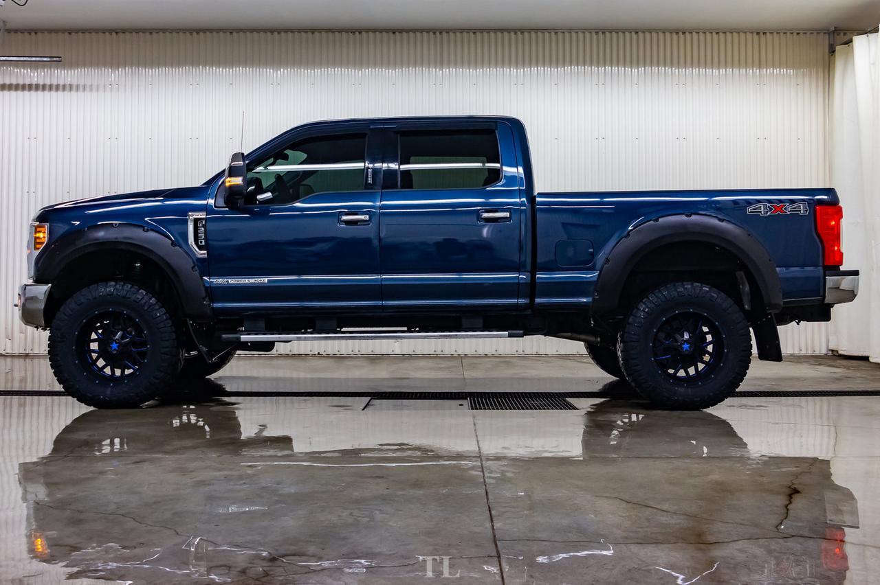 2019 Ford F-250 4x4 Crew Cab XLT Diesel Lift Nav BCam Red Deer AB