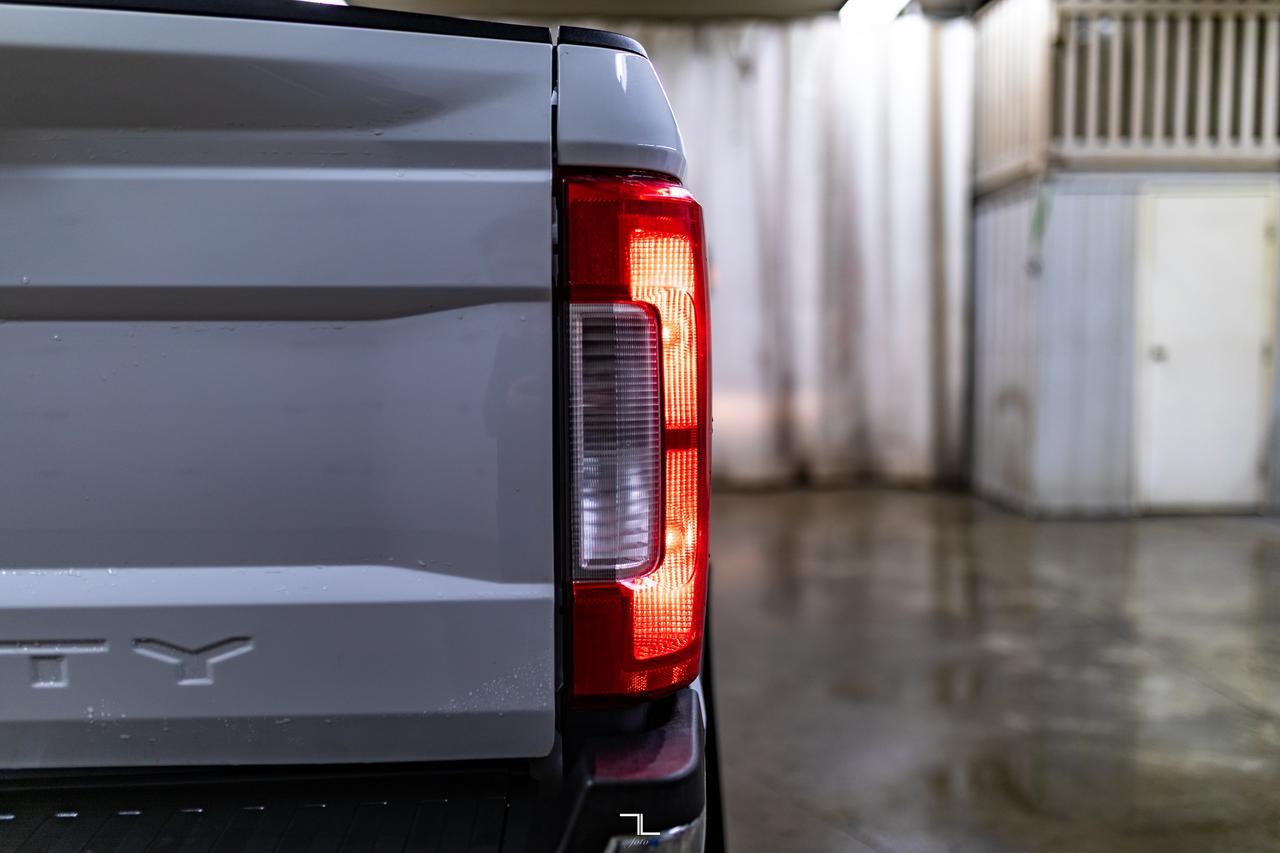 2019 Ford F-250 4x4 Crew Cab XLT FX4 BCam Red Deer AB