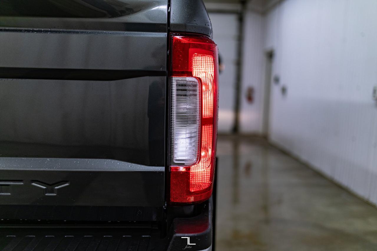 2019 Ford F-250 4x4 Crew Cab XLT FX4 Leather BCam Red Deer AB