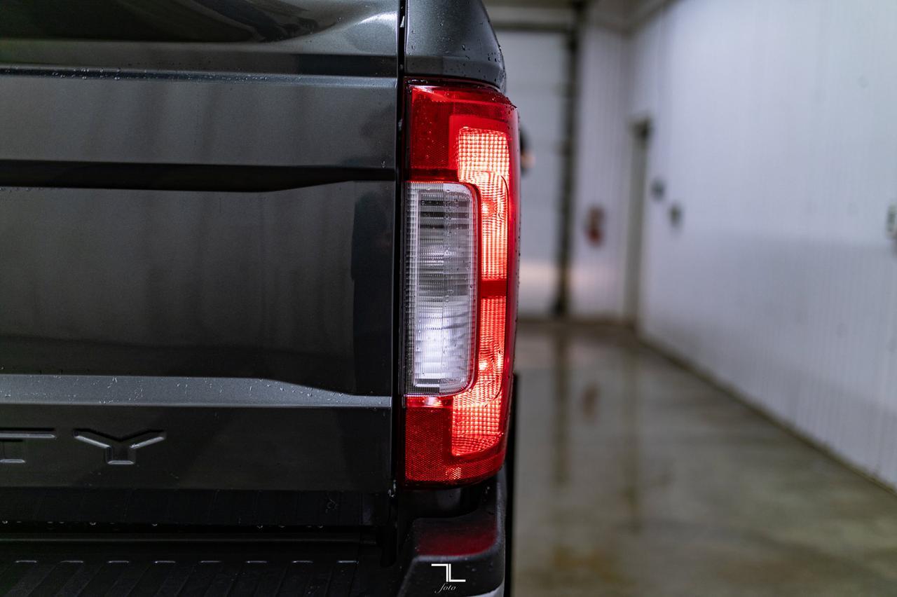 2019 Ford F-250 4x4 Crew Cab XLT FX4 Leather BCam Red Deer AB