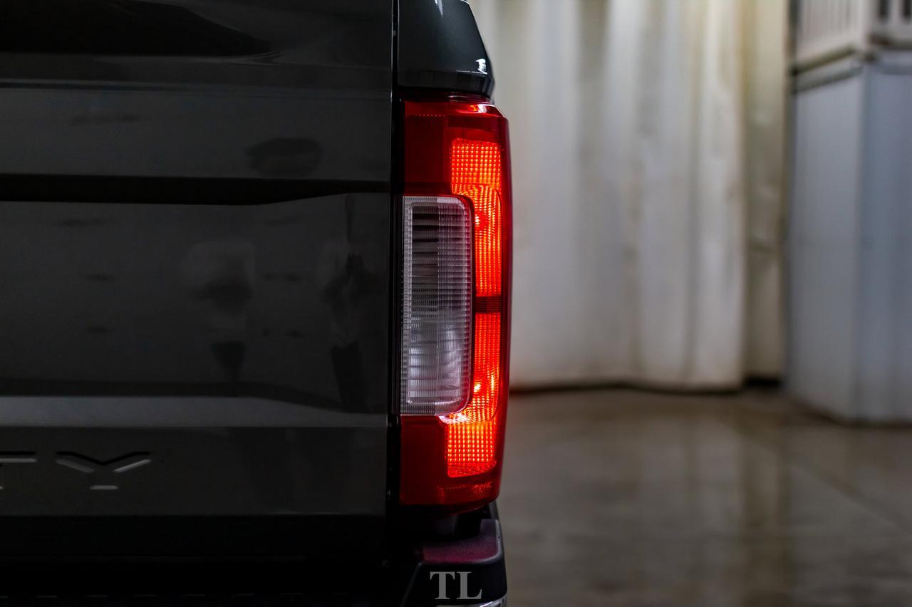 2019 Ford F-250 4x4 Crew Cab XLT FX4 Nav BCam Red Deer AB