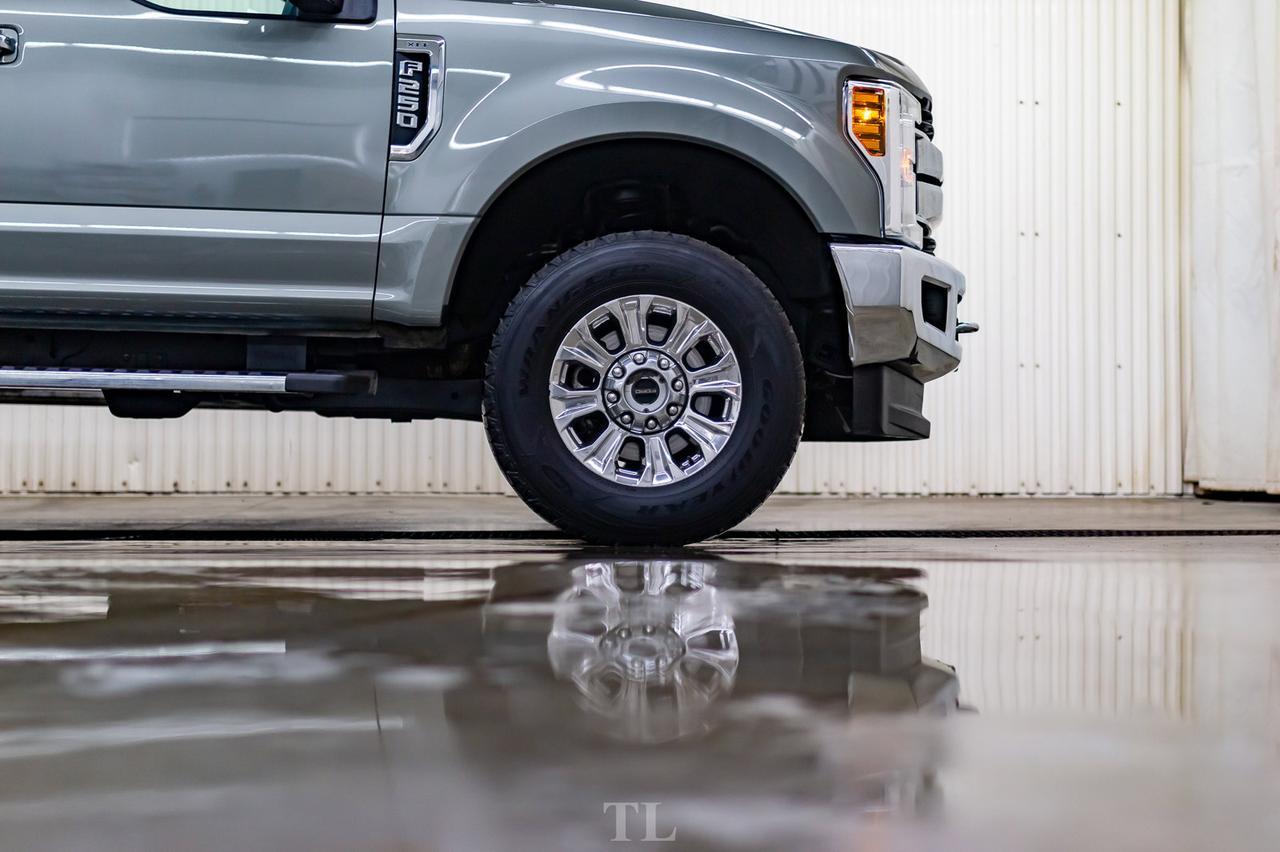 2019 Ford F-250 4x4 Crew Cab XLT FX4 Nav BCam Red Deer AB