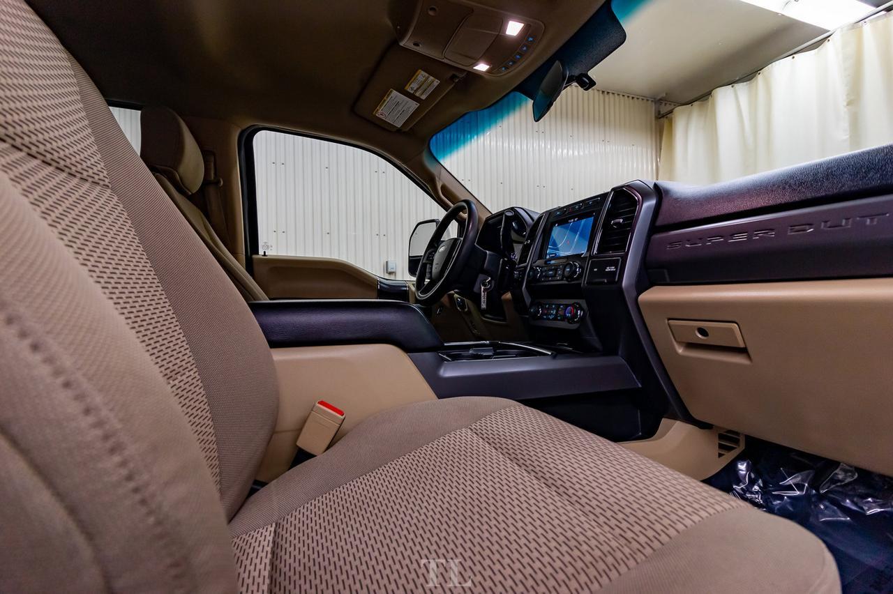 2019 Ford F-250 4x4 Crew Cab XLT FX4 Nav BCam Red Deer AB