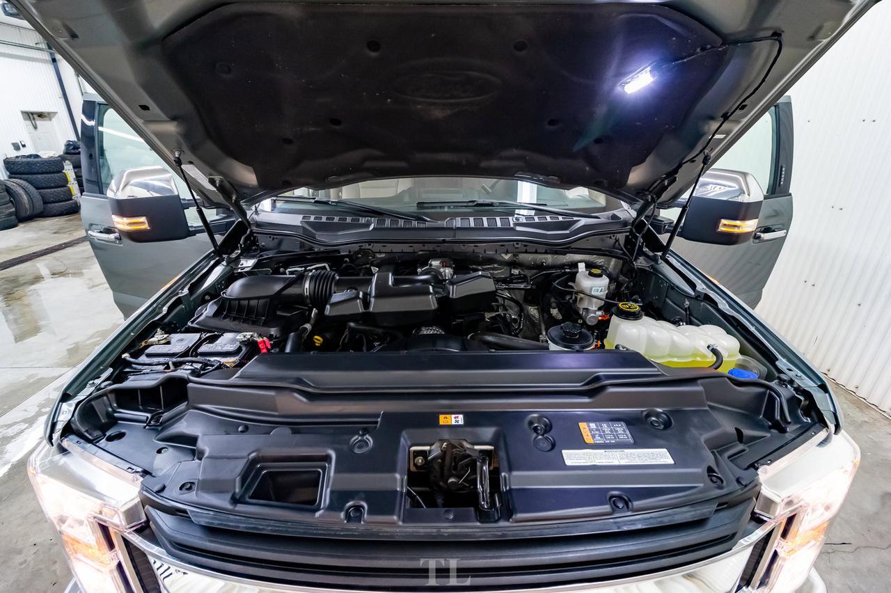 2019 Ford F-250 4x4 Crew Cab XLT FX4 Nav BCam Red Deer AB