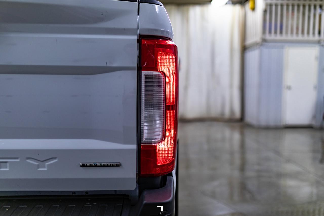 2019 Ford F-250 4x4 Super Cab XL Longbox BCam Red Deer AB