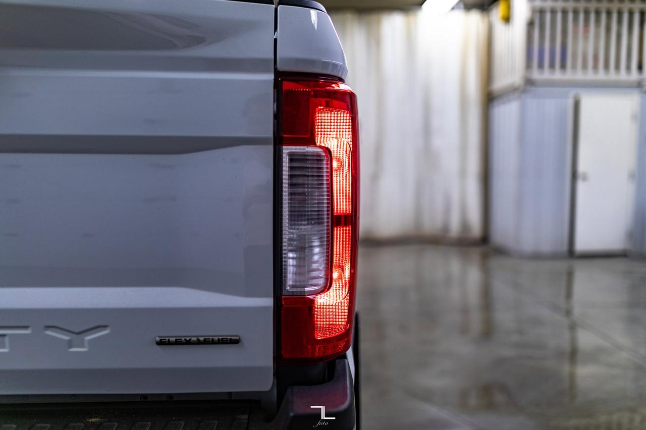 2019 Ford F-250 4x4 Super Cab XLT Longbox BCam Red Deer AB