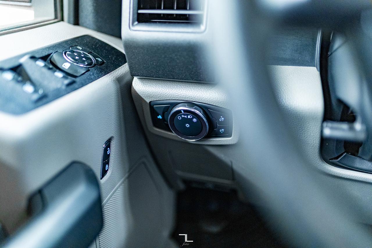 2019 Ford F-250 4x4 Super Cab XLT Longbox BCam Red Deer AB