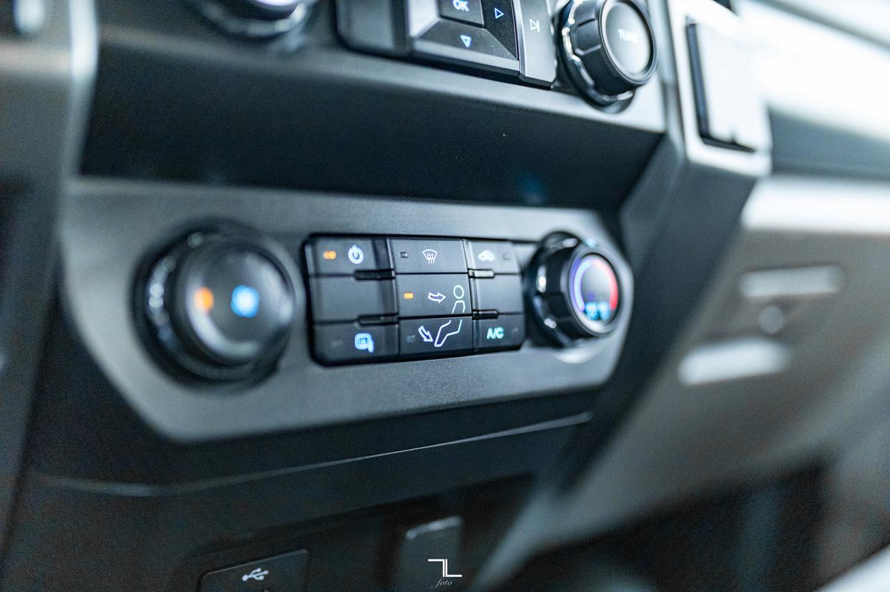 2019 Ford F-250 4x4 Super Cab XLT Longbox BCam Red Deer AB