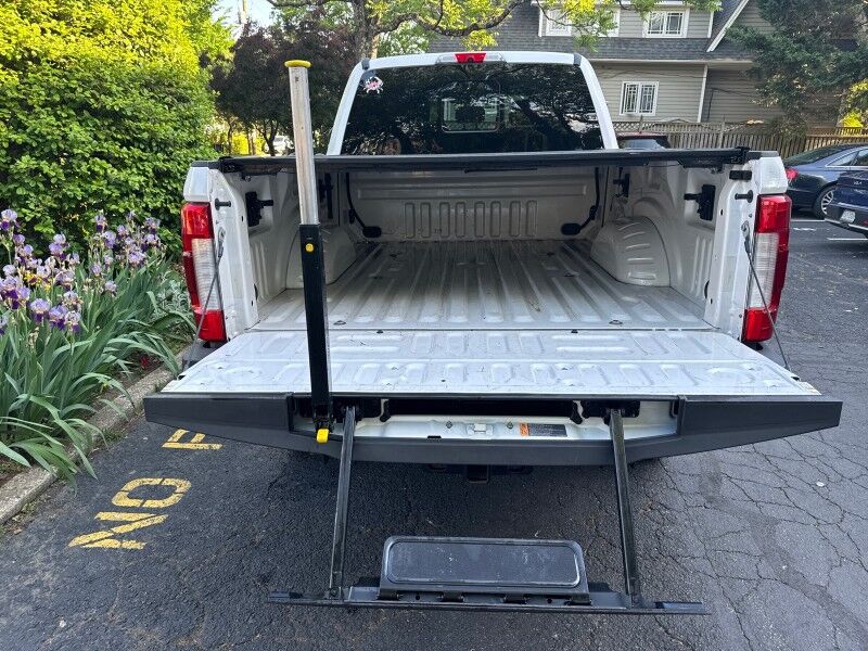 2019 Ford F-250 Super Duty SRW Platinum Crew Cab LB 4WD w/ Platinum Ultimate Package Arlington VA