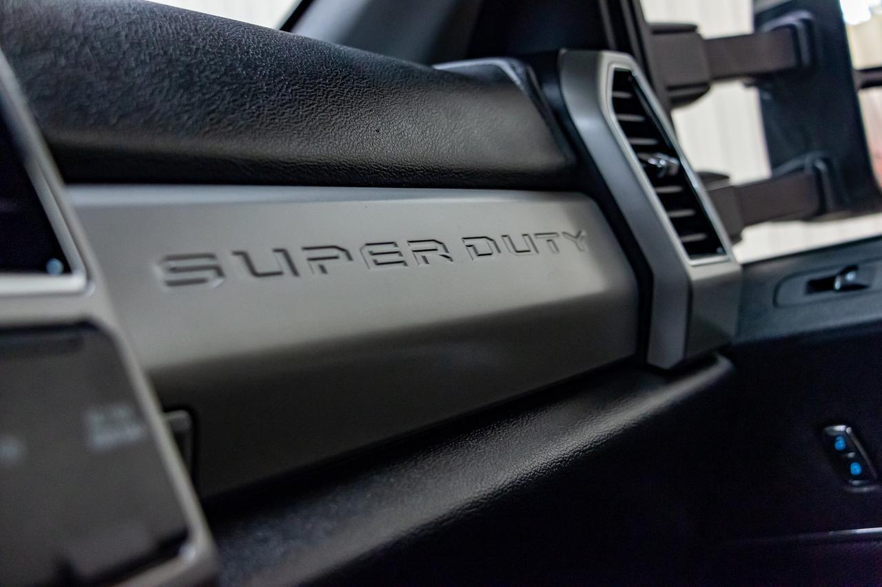 2019 Ford F-350 4x4 Crew Cab Lariat FX4 Diesel Leather Roof Nav BCam Red Deer AB