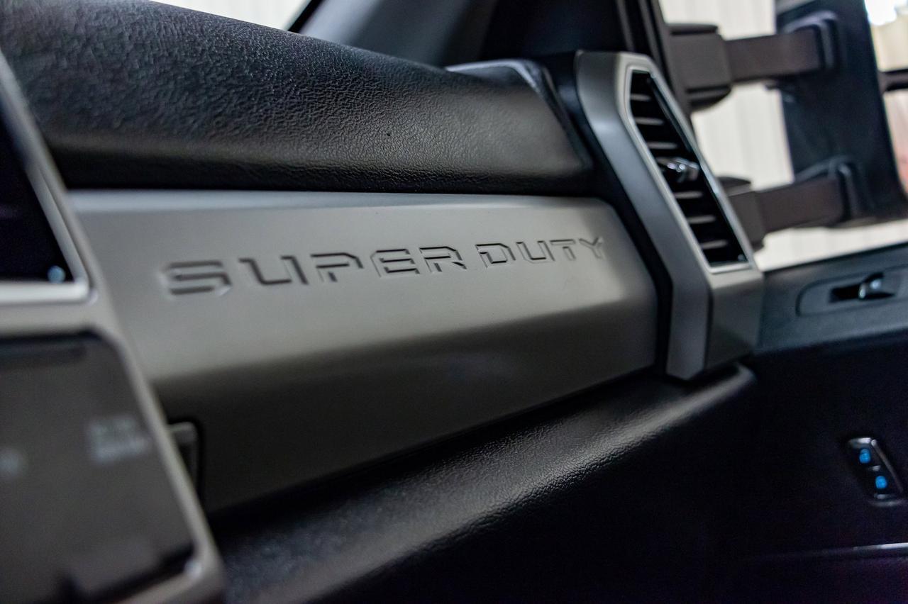 2019 Ford F-350 4x4 Crew Cab Lariat FX4 Diesel Leather Roof Nav BCam Red Deer AB