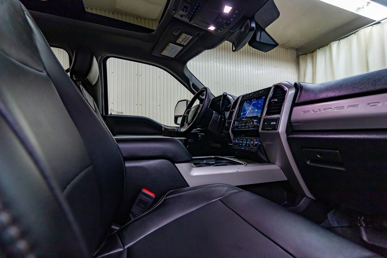 2019 Ford F-350 4x4 Crew Cab Lariat FX4 Diesel Leather Roof Nav BCam Red Deer AB