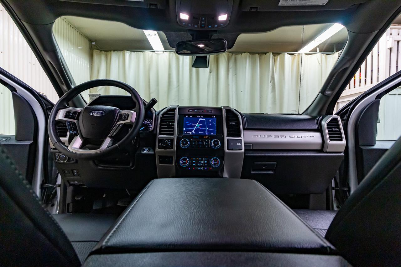 2019 Ford F-350 4x4 Crew Cab Lariat FX4 Diesel Leather Roof Nav BCam Red Deer AB