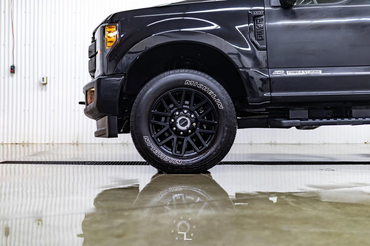 2019 Ford F-350 4x4 Crew Cab Lariat FX4 Diesel Leather Roof Nav Red Deer AB