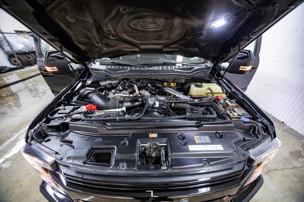 2019 Ford F-350 4x4 Crew Cab Lariat FX4 Diesel Leather Roof Nav Red Deer AB