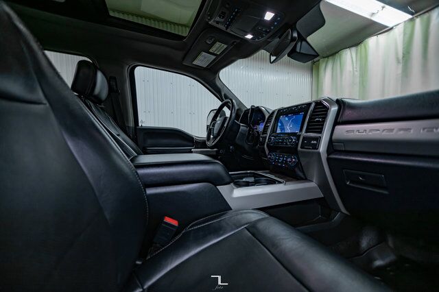 2019 Ford F-350 4x4 Crew Cab Lariat FX4 Diesel Leather Roof Nav Red Deer AB