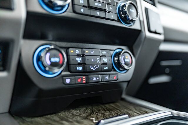 2019 Ford F-350 4x4 Crew Cab Lariat FX4 Diesel Leather Roof Nav Red Deer AB