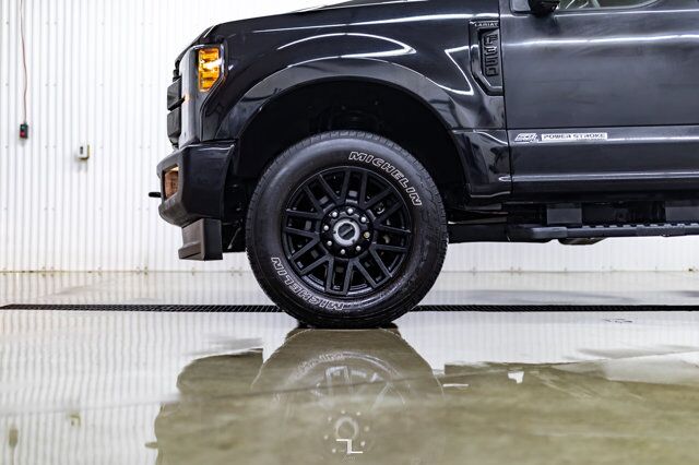 2019 Ford F-350 4x4 Crew Cab Lariat FX4 Diesel Leather Roof Nav Red Deer AB