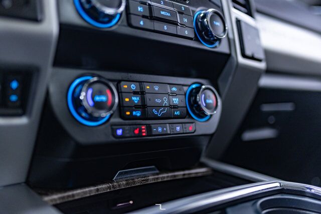 2019 Ford F-350 4x4 Crew Cab Lariat FX4 Diesel Leather Roof Nav Red Deer AB