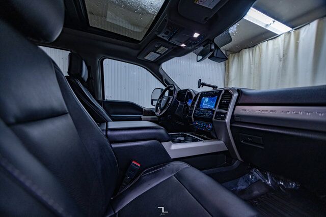 2019 Ford F-350 4x4 Crew Cab Lariat FX4 Diesel Leather Roof Nav Red Deer AB