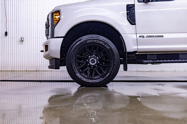 2019 Ford F-350 4x4 Crew Cab Lariat FX4 Diesel Leather Roof Nav Red Deer AB