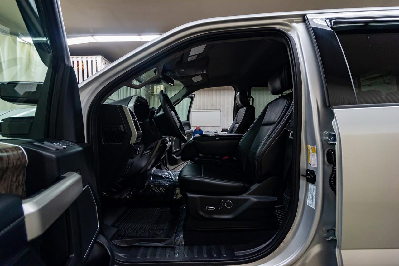 2019 Ford F-350 4x4 Crew Cab Lariat Leather Nav BCam Red Deer AB