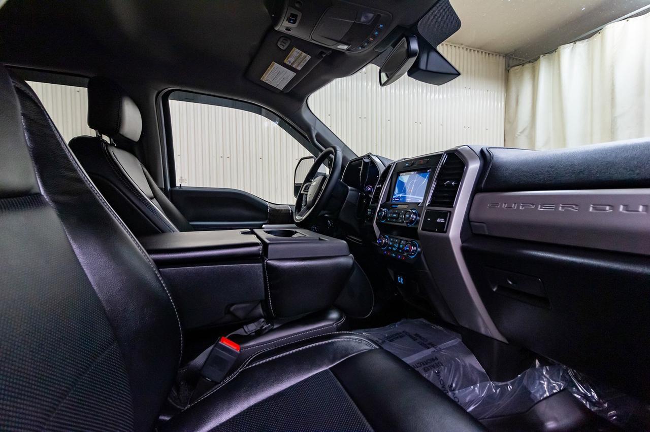 2019 Ford F-350 4x4 Crew Cab Lariat Leather Nav BCam Red Deer AB