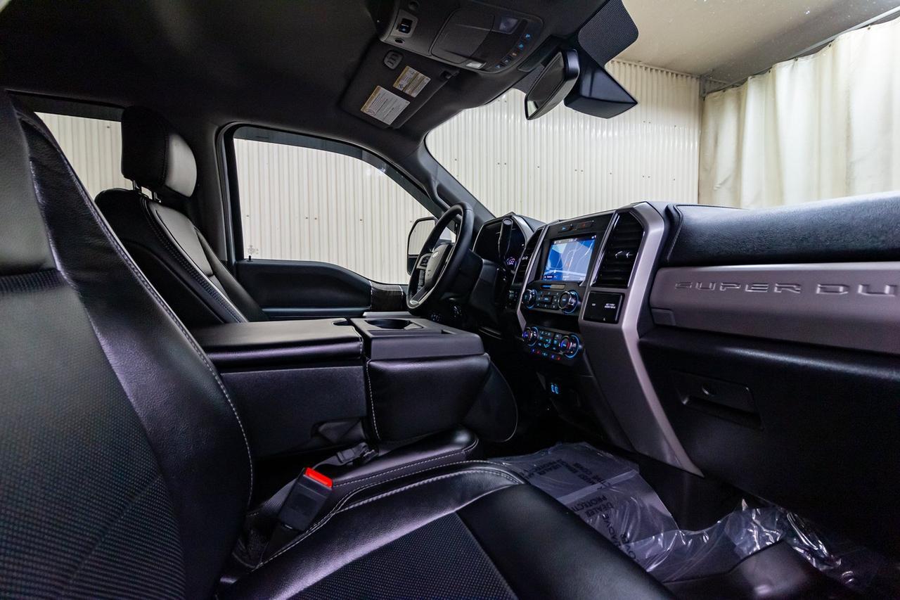 2019 Ford F-350 4x4 Crew Cab Lariat Leather Nav BCam Red Deer AB