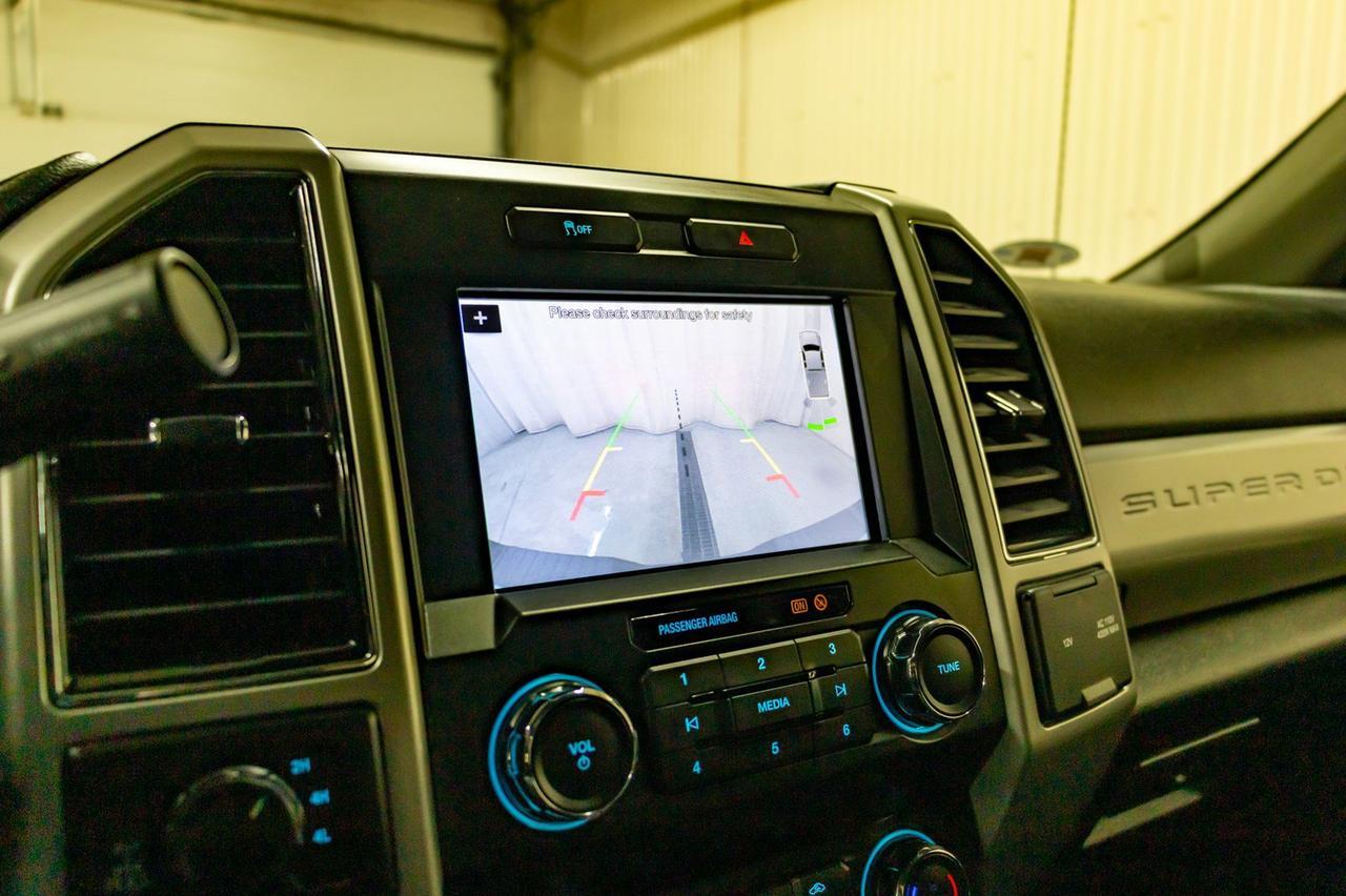 2019 Ford F-350 4x4 Crew Cab Lariat Leather Nav BCam Red Deer AB