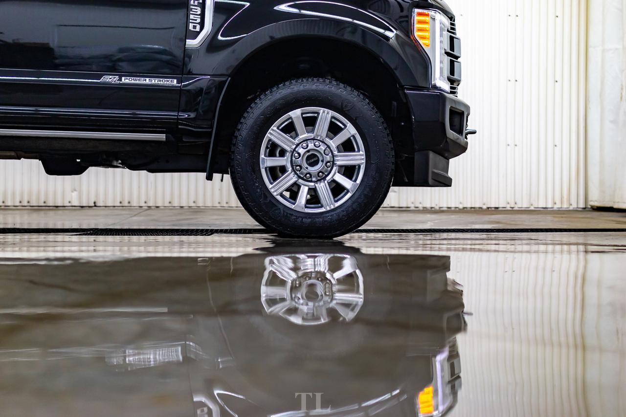2019 Ford F-350 4x4 Crew Cab Limited Diesel Leather Roof Nav BCam Red Deer AB
