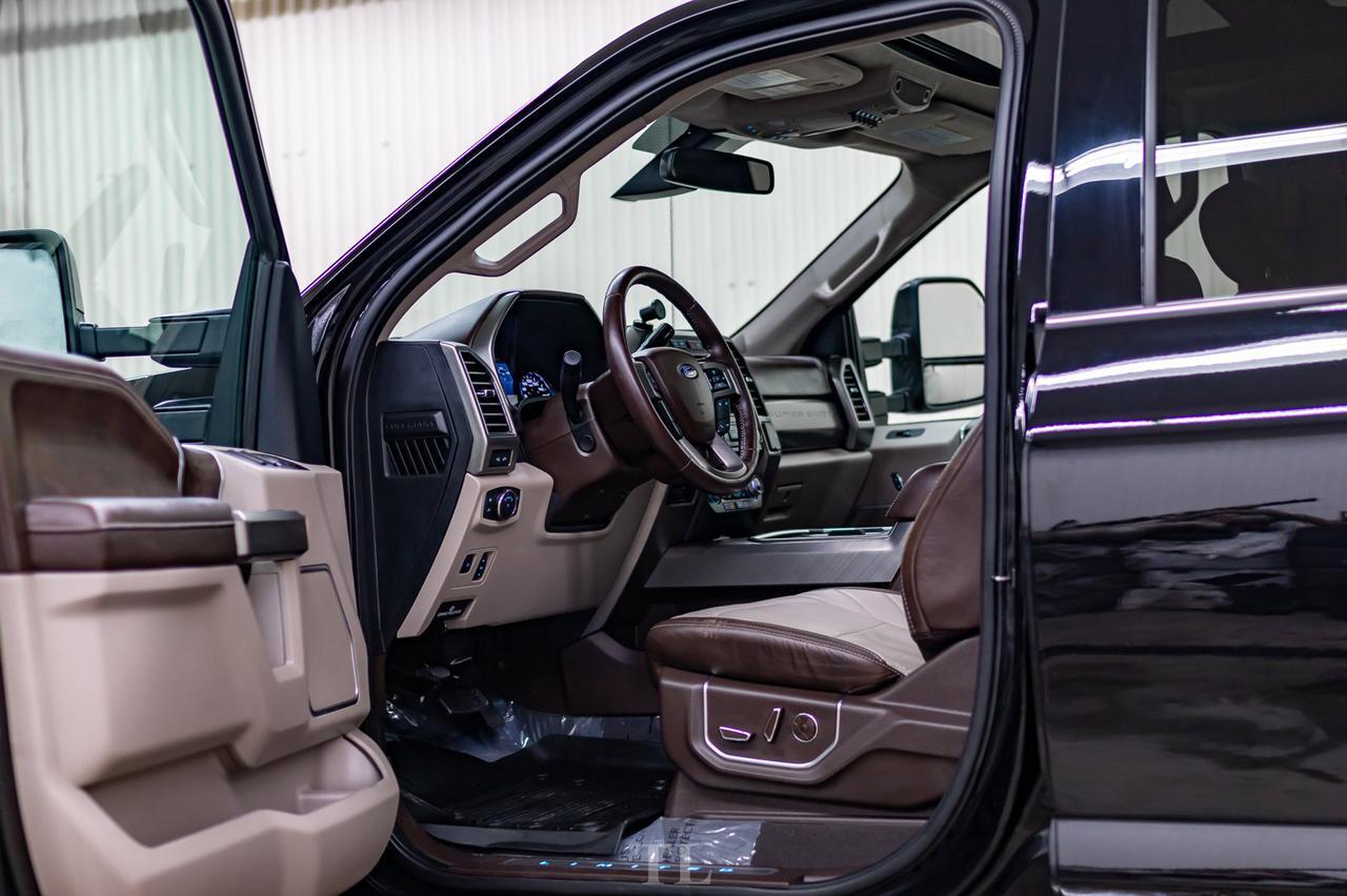 2019 Ford F-350 4x4 Crew Cab Limited Diesel Leather Roof Nav BCam Red Deer AB