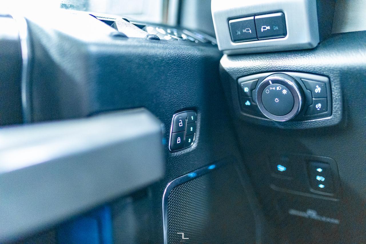 2019 Ford F-350 4x4 Crew Cab Platinum Diesel Dually Leather Roof Nav Red Deer AB