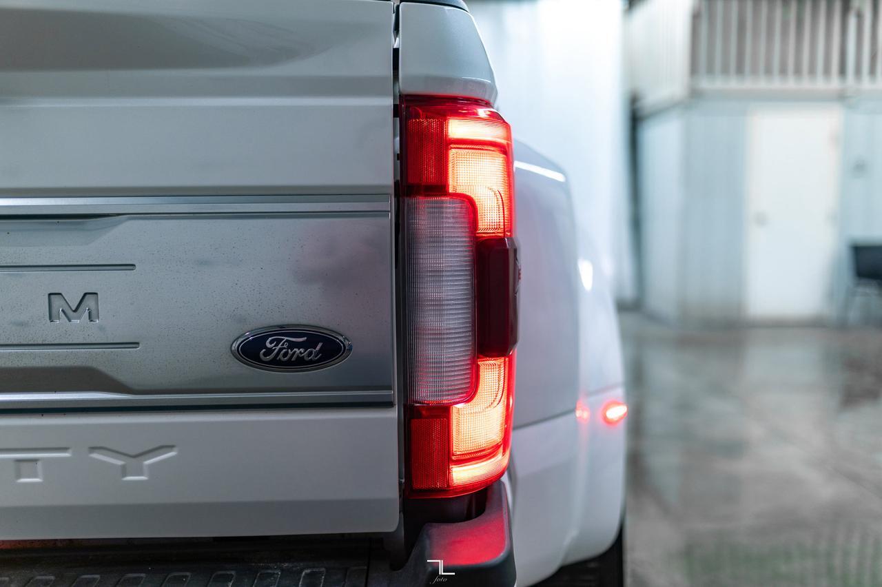 2019 Ford F-350 4x4 Crew Cab Platinum Diesel Dually Leather Roof Nav Red Deer AB