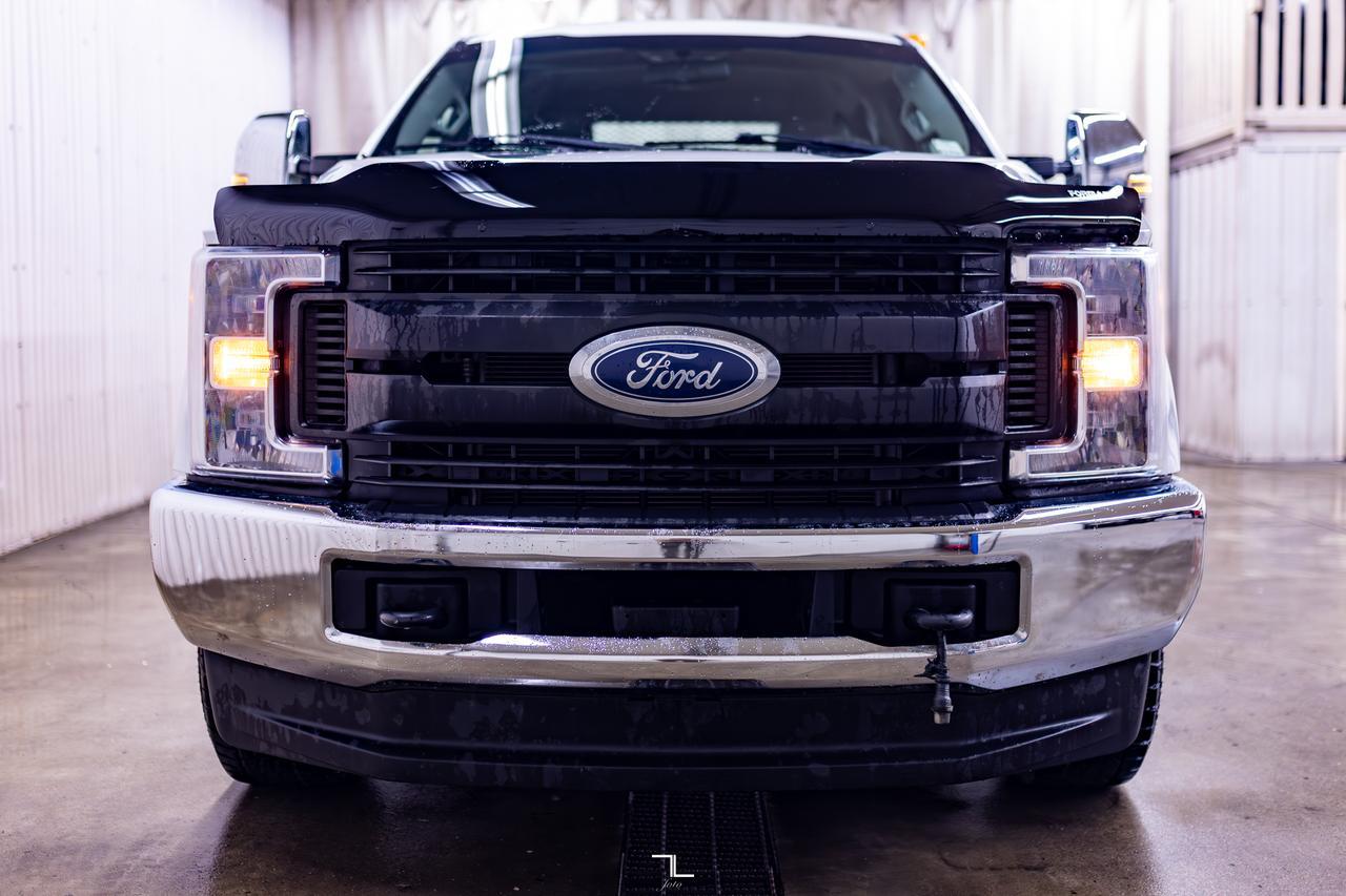 2019 Ford F-350 4x4 Crew Cab XL Deck Red Deer AB
