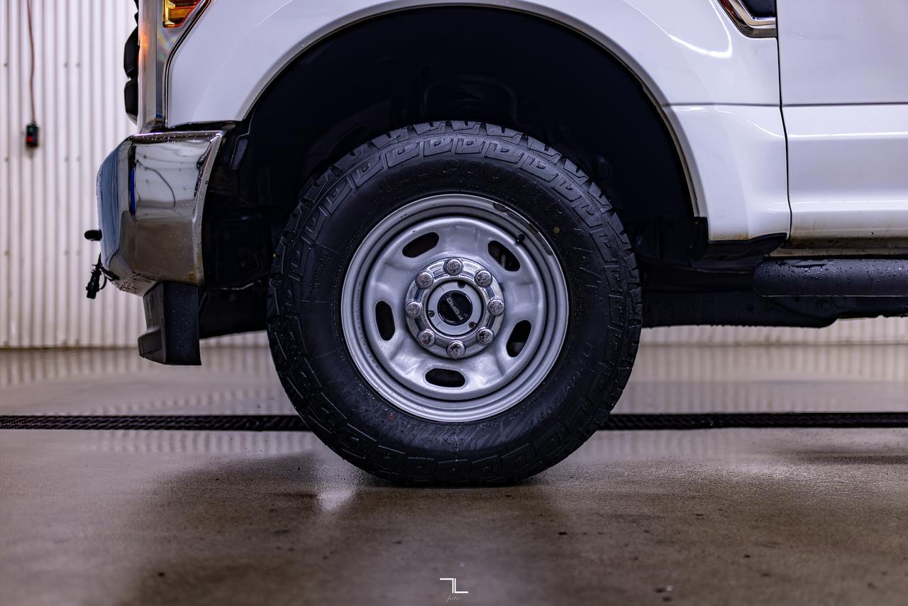 2019 Ford F-350 4x4 Crew Cab XL Deck Red Deer AB