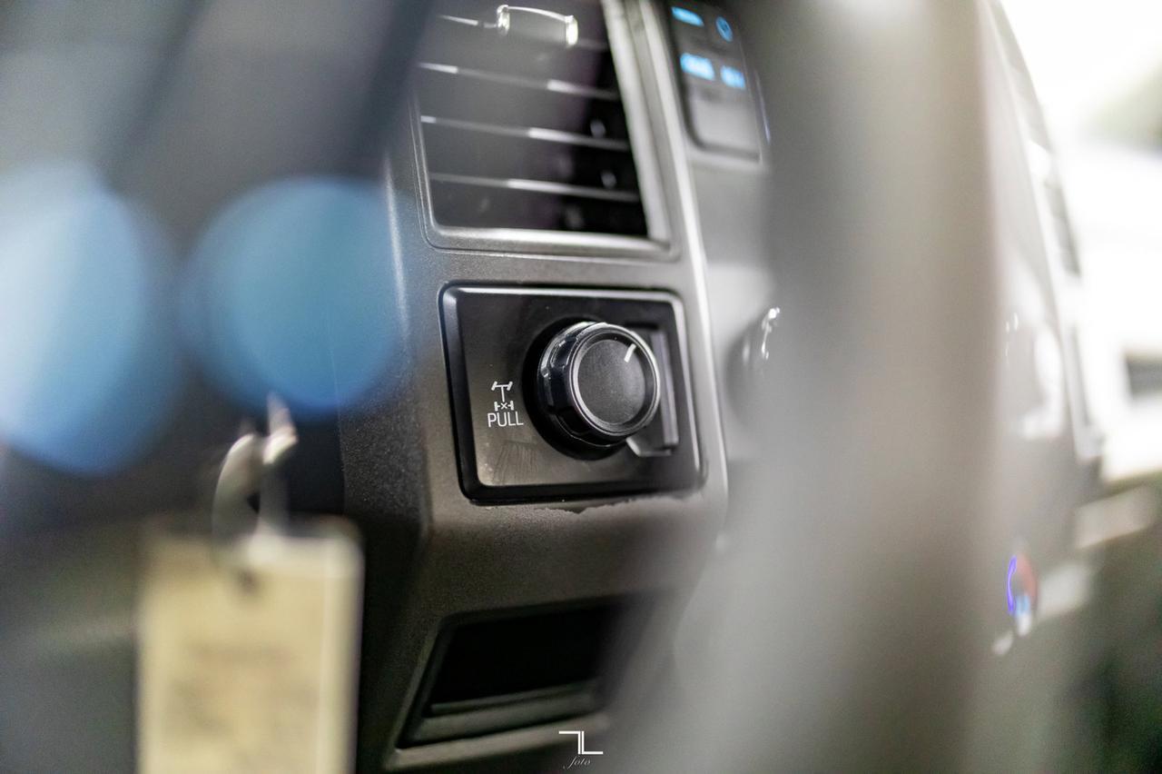 2019 Ford F-350 4x4 Crew Cab XL Deck Red Deer AB