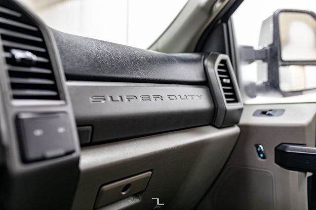 2019 Ford F-350 4x4 Crew Cab XL Deck Red Deer AB