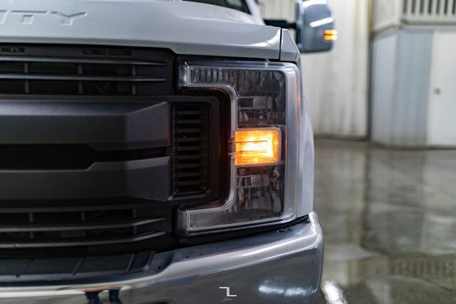 2019 Ford F-350 4x4 Crew Cab XL Deck Red Deer AB