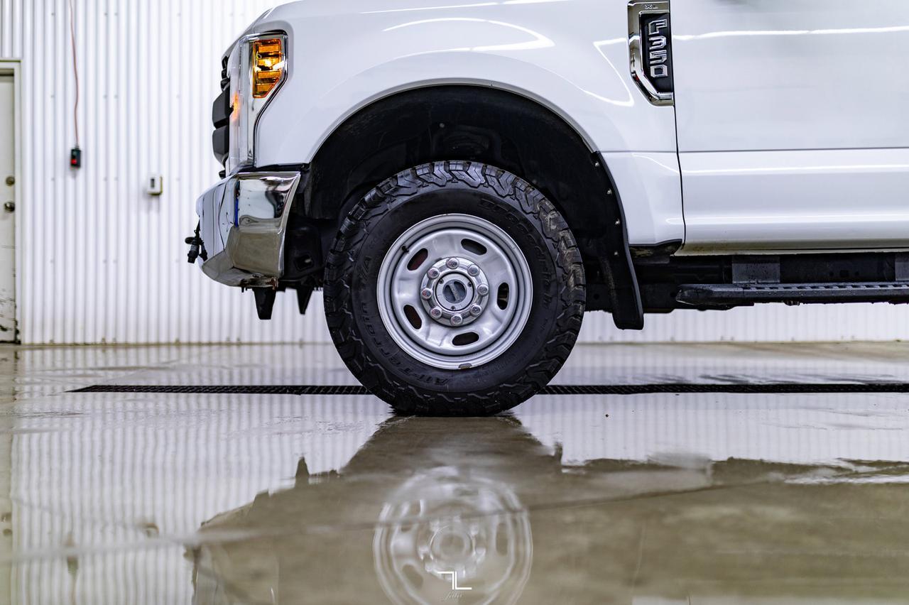 2019 Ford F-350 4x4 Crew Cab XL Deck Red Deer AB