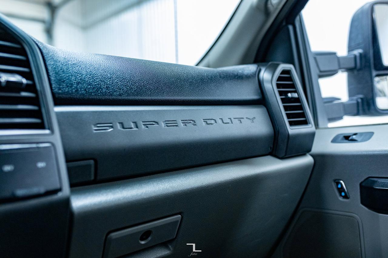 2019 Ford F-350 4x4 Crew Cab XL Deck Red Deer AB