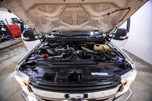 2019 Ford F-350 4x4 Crew Cab XLT Diesel Deck BCam Red Deer AB