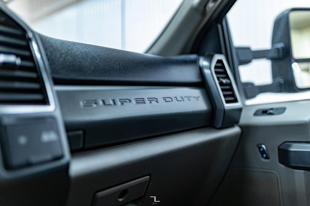 2019 Ford F-350 4x4 Crew Cab XLT Diesel Deck BCam Red Deer AB