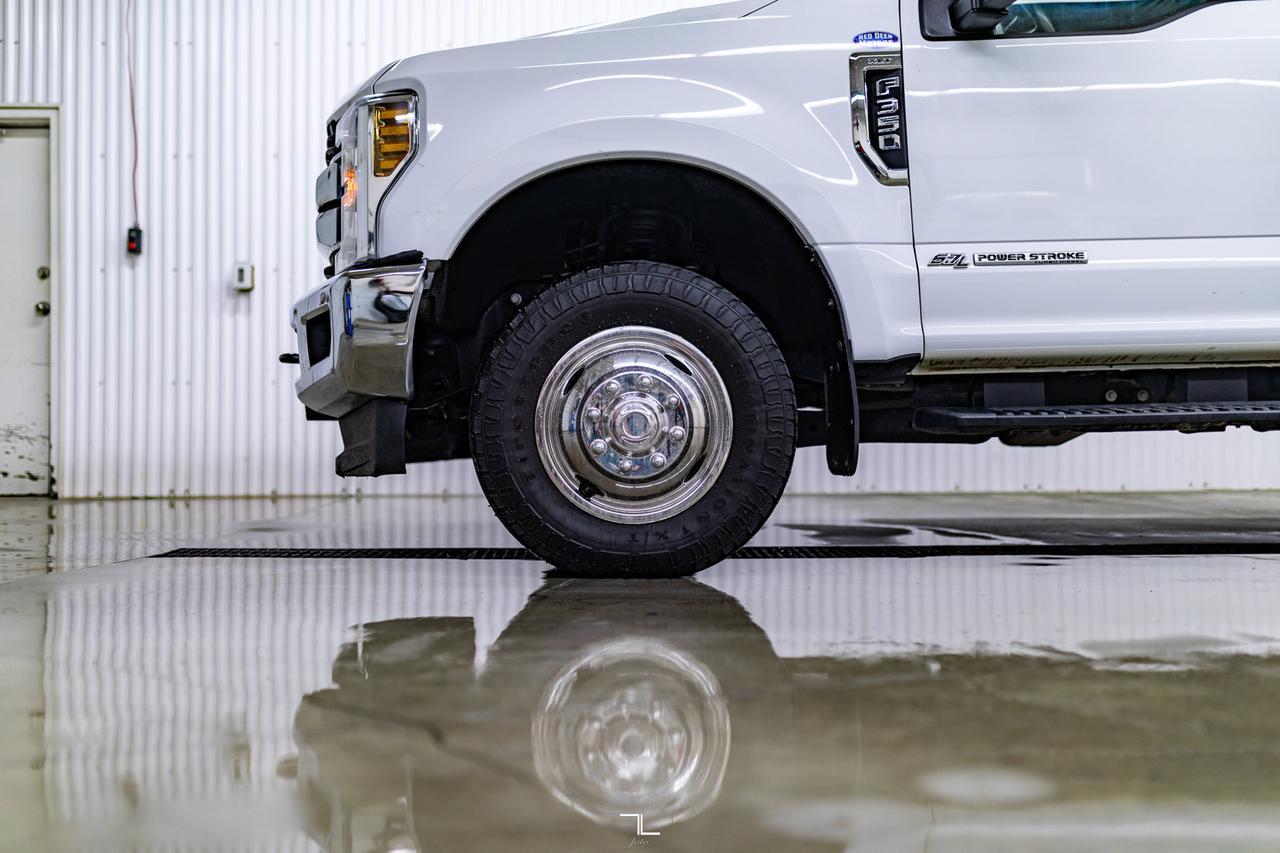 2019 Ford F-350 4x4 Crew Cab XLT Diesel Deck BCam Red Deer AB