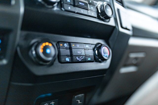 2019 Ford F-350 4x4 Crew Cab XLT Diesel Deck BCam Red Deer AB