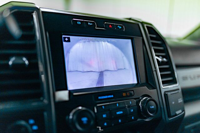 2019 Ford F-350 4x4 Crew Cab XLT Diesel Deck BCam Red Deer AB