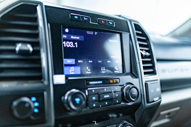 2019 Ford F-350 4x4 Crew Cab XLT Diesel Deck BCam Red Deer AB