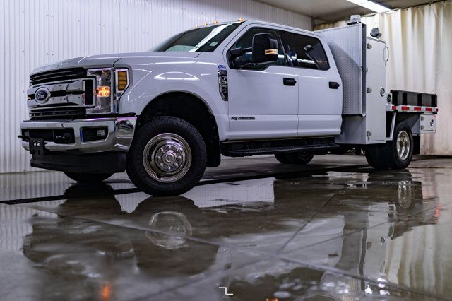 2019 Ford F-350 4x4 Crew Cab XLT Diesel Deck BCam Red Deer AB